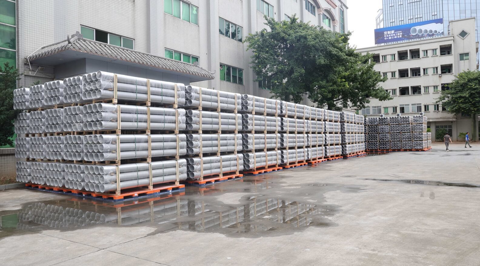 ما هي التطبيقات النموذجية لأنابيب قناة الجدول 40 PVC؟